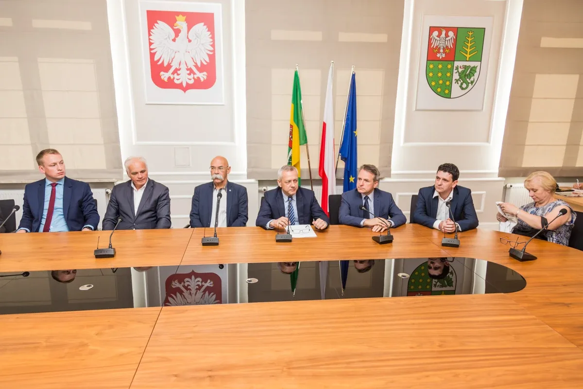 "Tarcza dla samorządów". Minister cyfryzacji przedstawił program (zdjęcia, wideo)