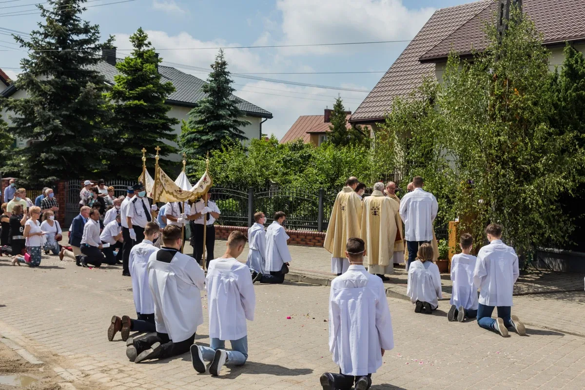 Procesje Bożego Ciała przeszły ulicami miasta (zdjęcia, wideo)