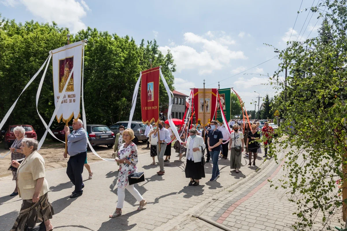 Procesje Bożego Ciała przeszły ulicami miasta (zdjęcia, wideo)