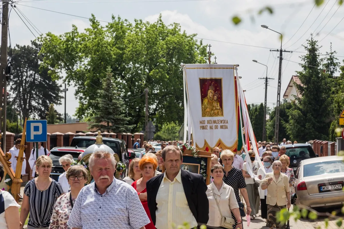 Procesje Bożego Ciała przeszły ulicami miasta (zdjęcia, wideo)