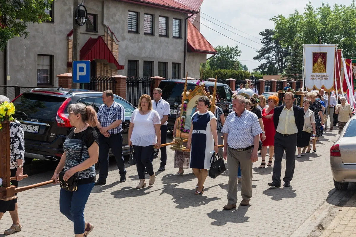 Procesje Bożego Ciała przeszły ulicami miasta (zdjęcia, wideo)