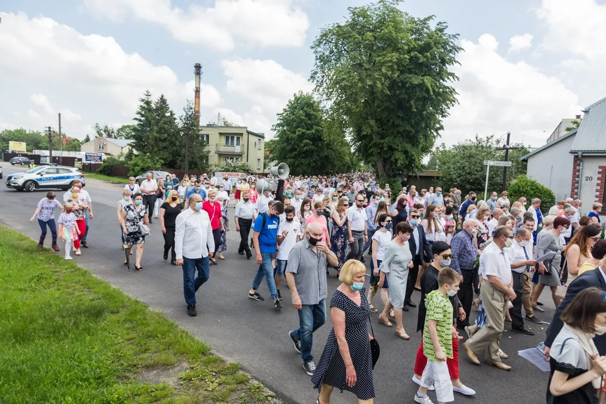 Procesje Bożego Ciała przeszły ulicami miasta (zdjęcia, wideo)