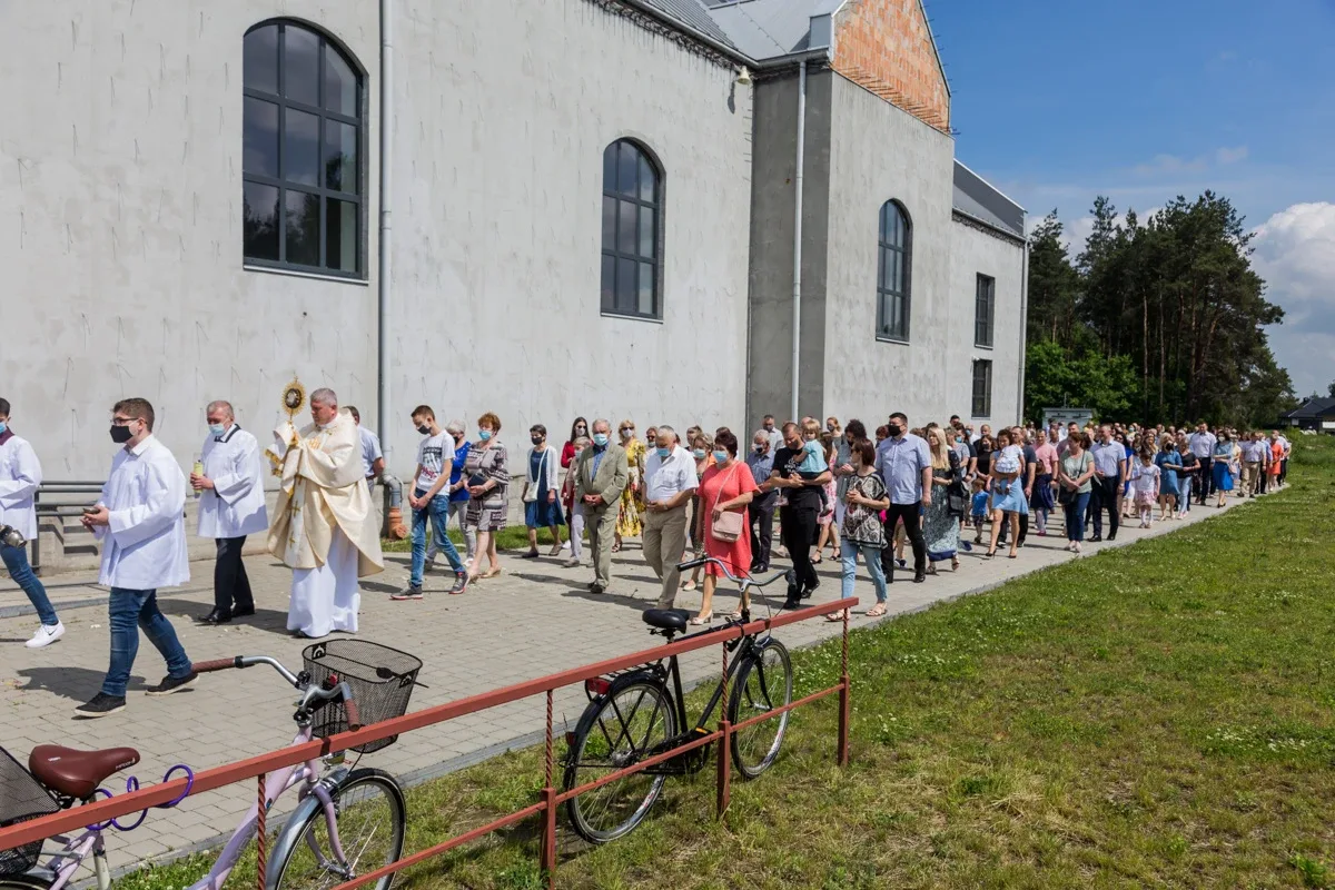 Procesje Bożego Ciała przeszły ulicami miasta (zdjęcia, wideo)