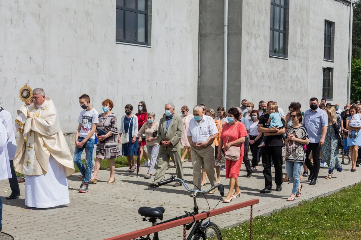 Procesje Bożego Ciała przeszły ulicami miasta (zdjęcia, wideo)