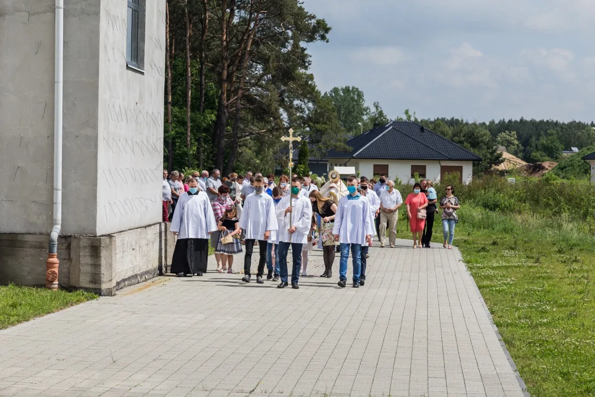 Procesje Bożego Ciała przeszły ulicami miasta (zdjęcia, wideo)