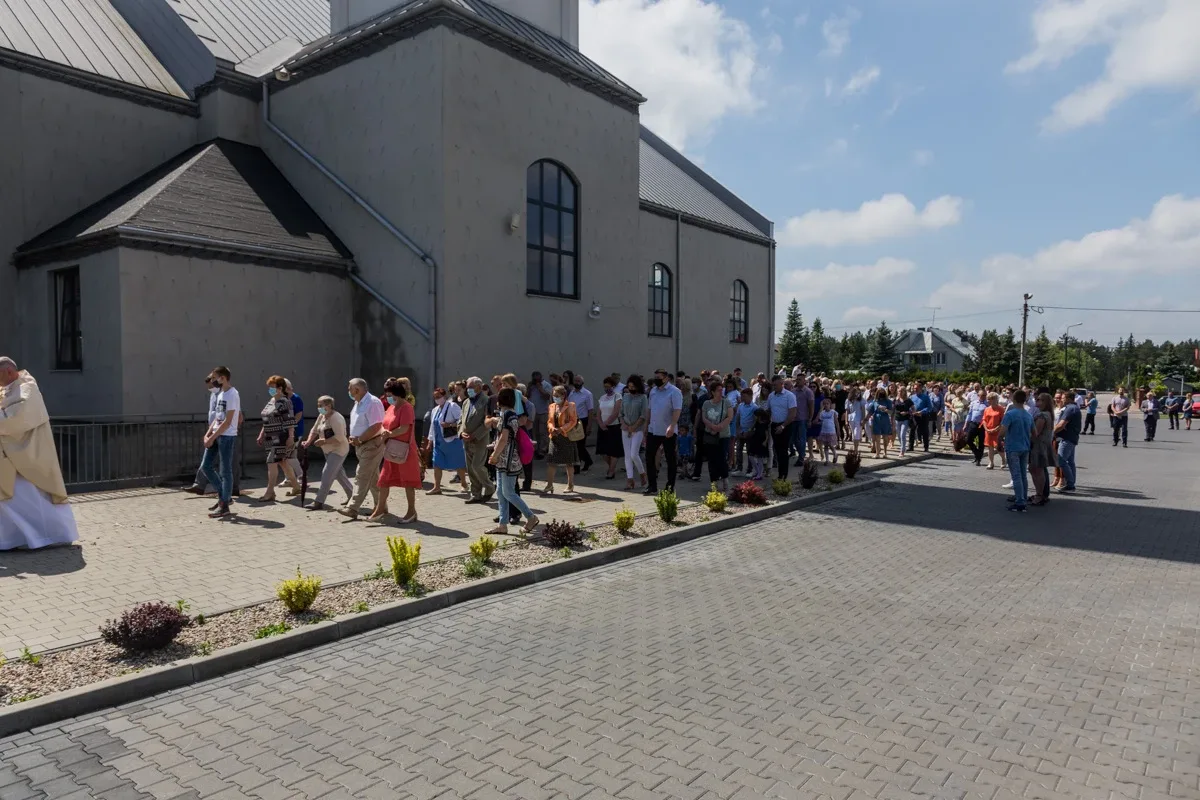 Procesje Bożego Ciała przeszły ulicami miasta (zdjęcia, wideo)