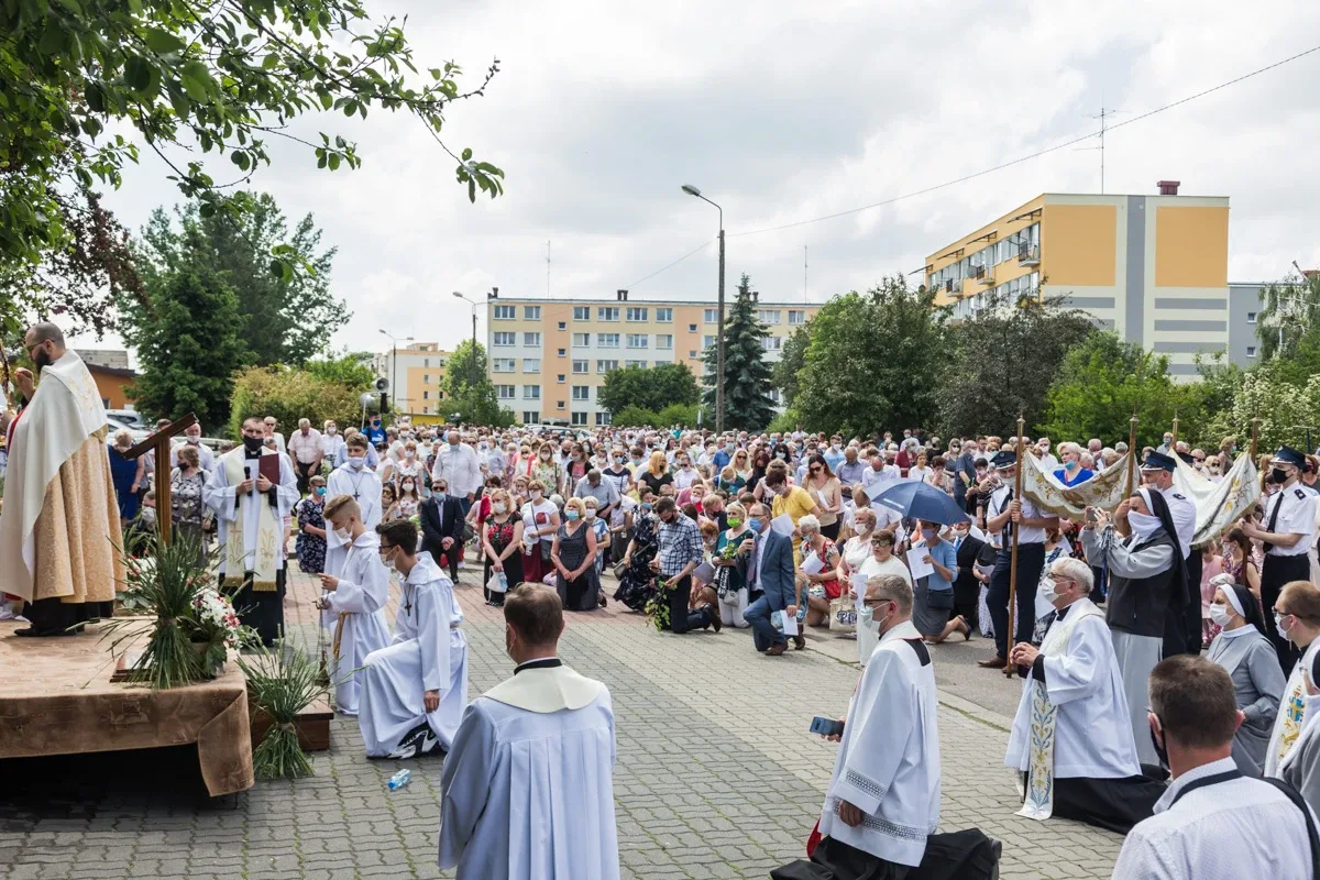 Procesje Bożego Ciała przeszły ulicami miasta (zdjęcia, wideo)