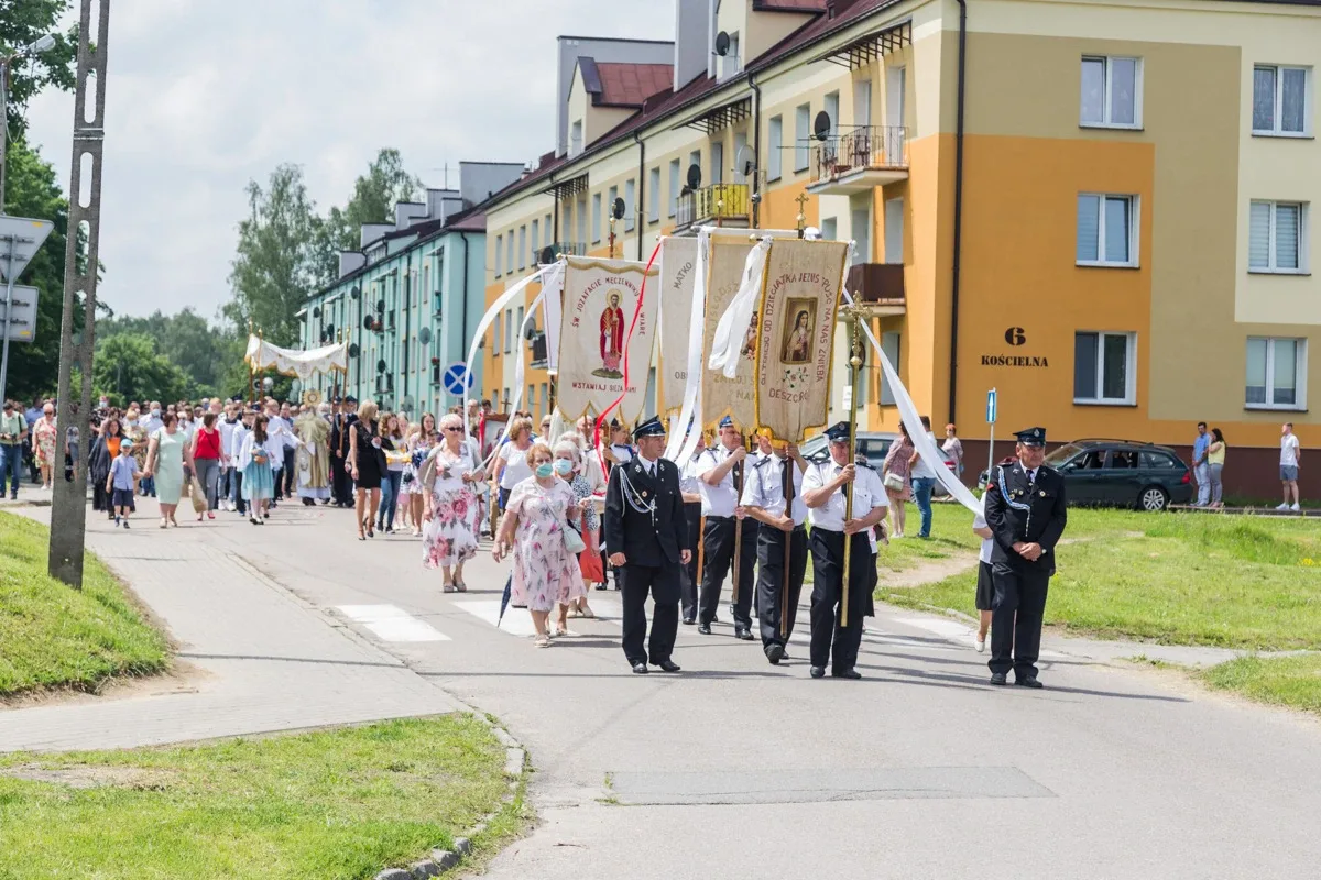 Procesje Bożego Ciała przeszły ulicami miasta (zdjęcia, wideo)