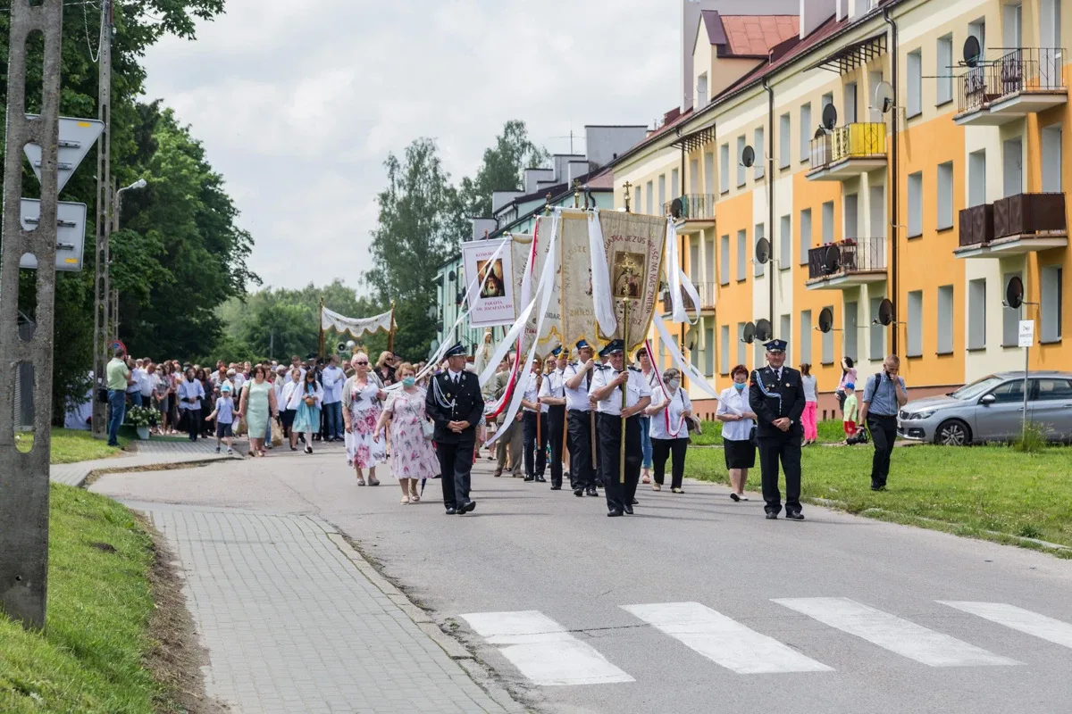 Procesje Bożego Ciała przeszły ulicami miasta (zdjęcia, wideo)