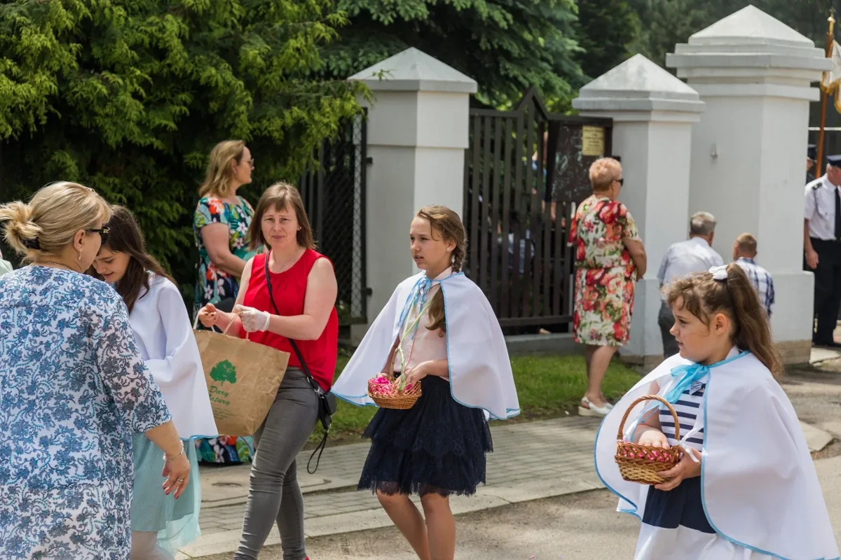 Procesje Bożego Ciała przeszły ulicami miasta (zdjęcia, wideo)