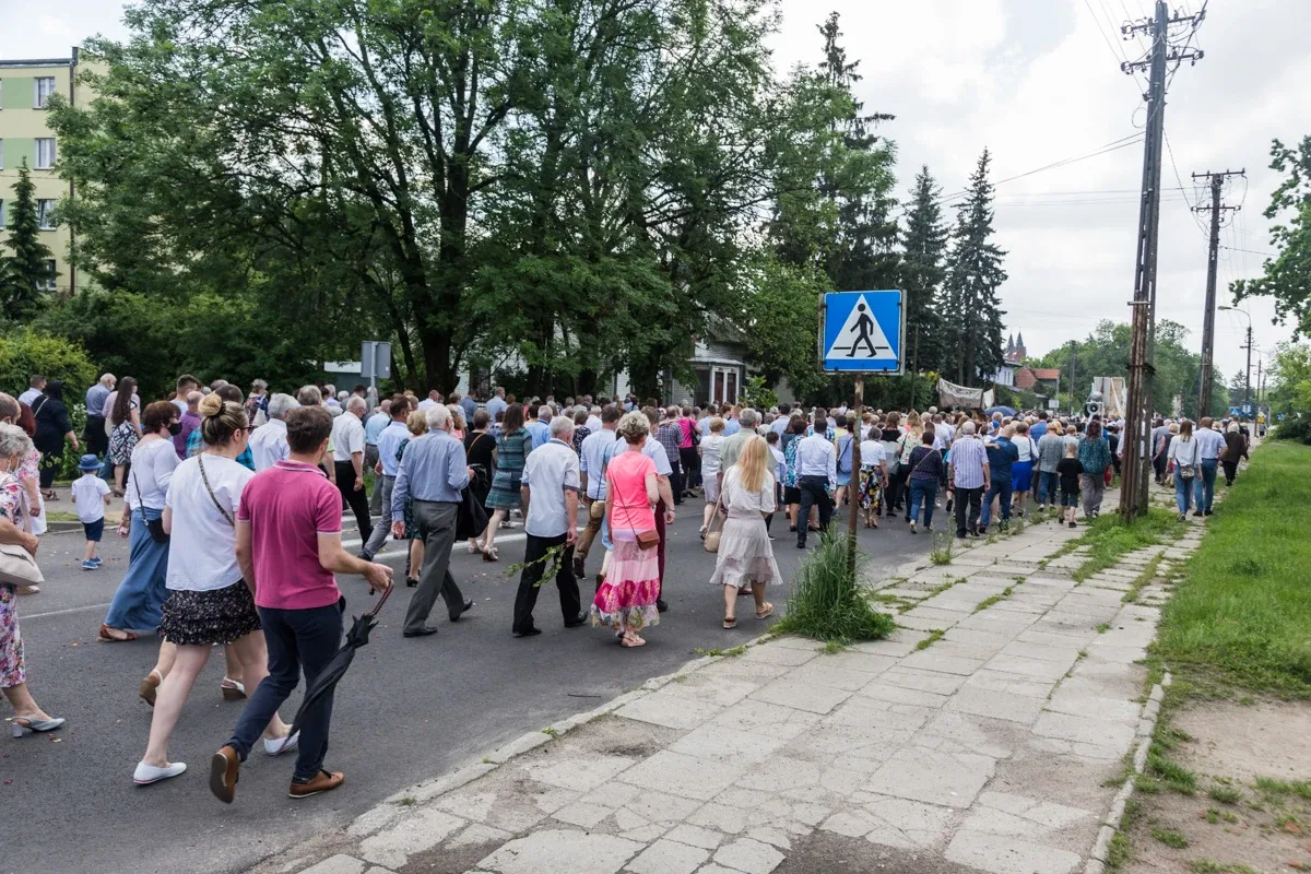 Procesje Bożego Ciała przeszły ulicami miasta (zdjęcia, wideo)