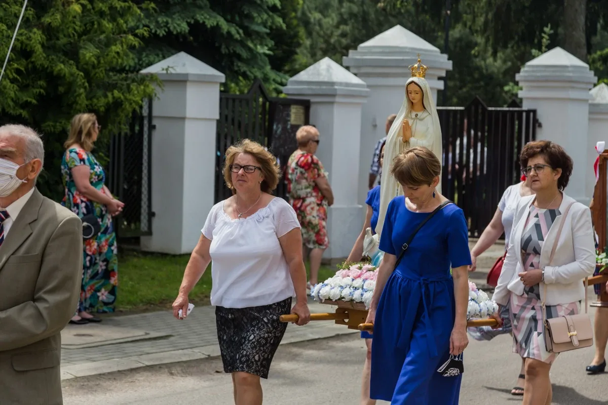 Procesje Bożego Ciała przeszły ulicami miasta (zdjęcia, wideo)