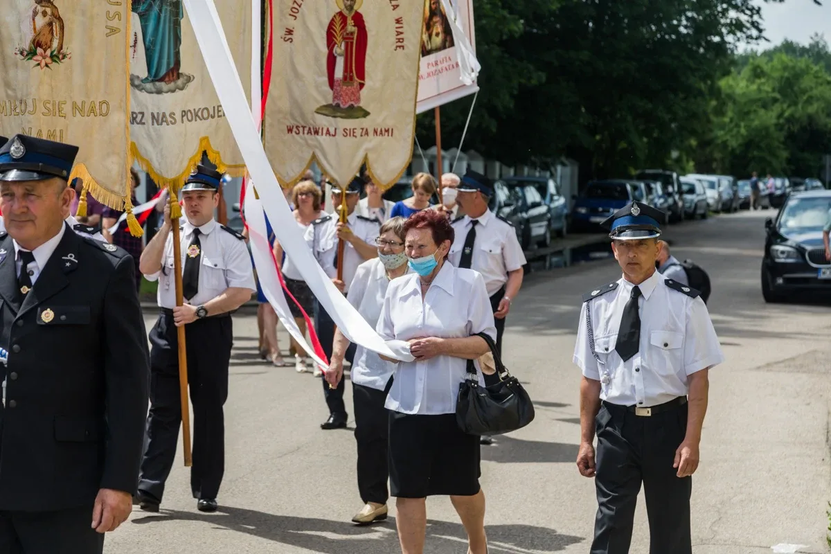 Procesje Bożego Ciała przeszły ulicami miasta (zdjęcia, wideo)