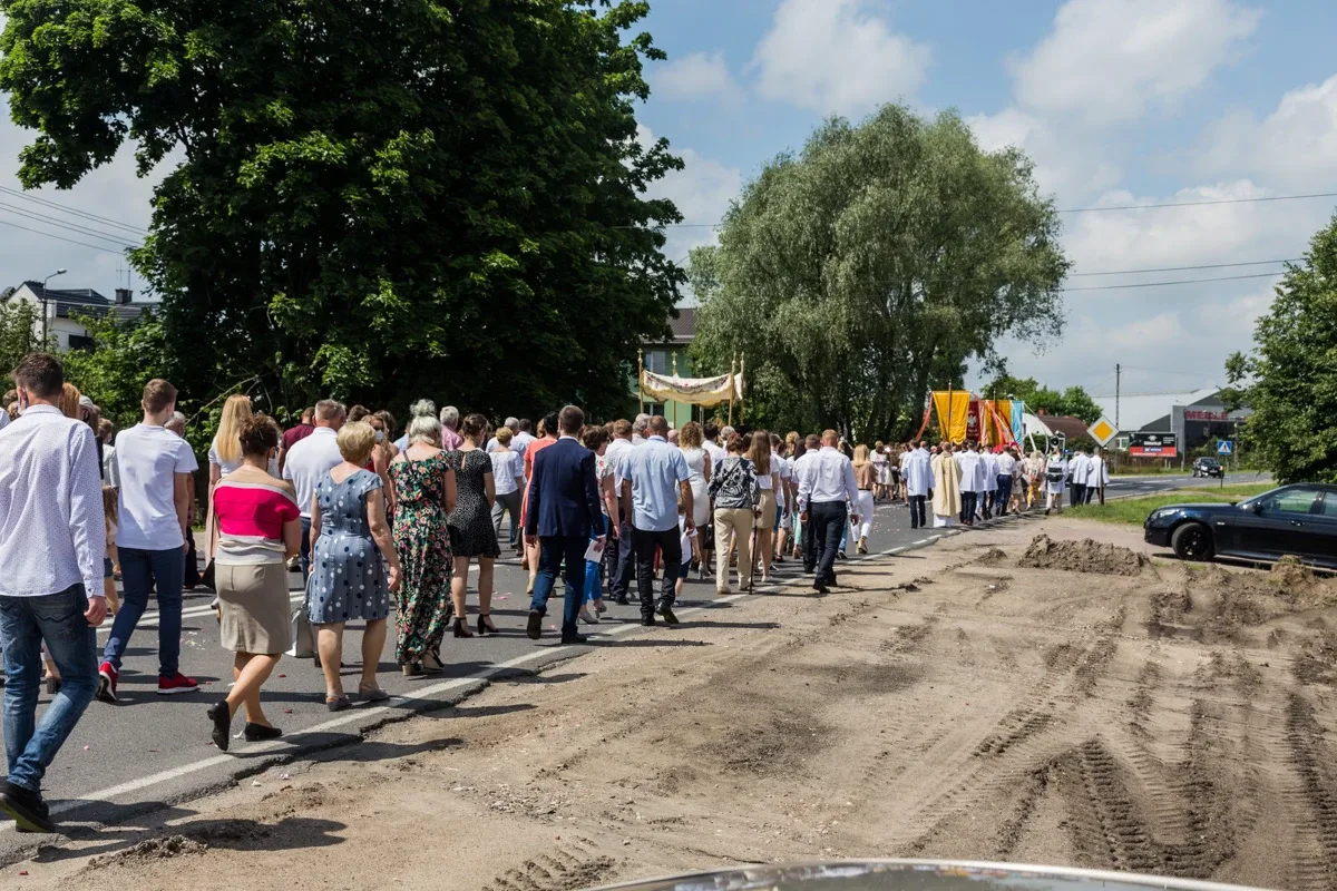 Procesje Bożego Ciała przeszły ulicami miasta (zdjęcia, wideo)