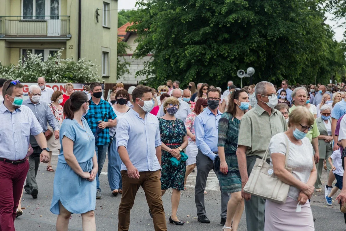 Procesje Bożego Ciała przeszły ulicami miasta (zdjęcia, wideo)