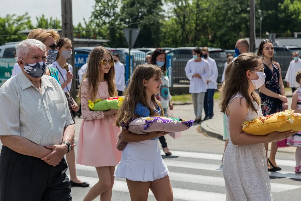 Procesje Bożego Ciała przeszły ulicami miasta (zdjęcia, wideo)