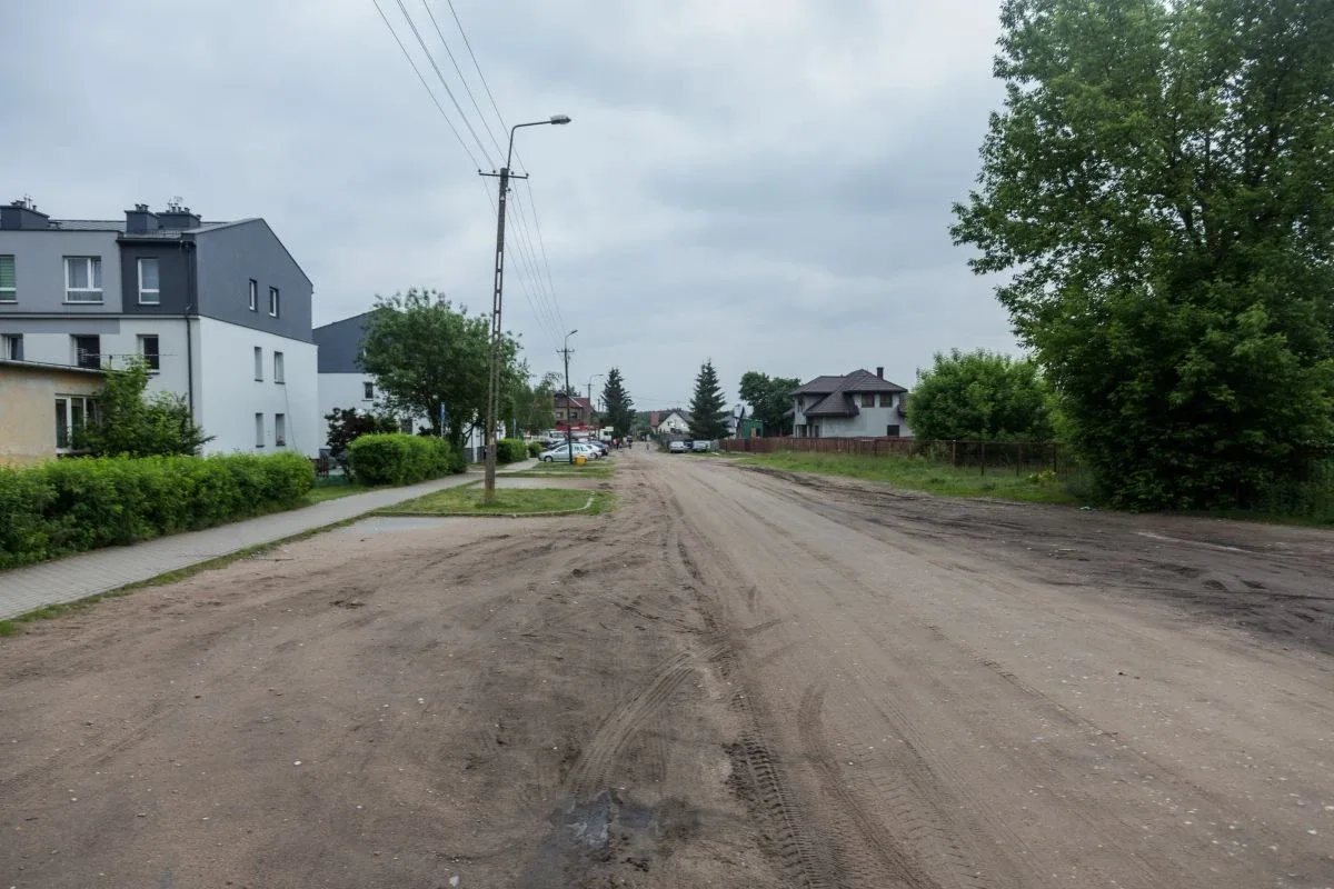 Skrzynka skarg: Co się dzieje z ulicą Wołodyjowskiego? (zdjęcia)