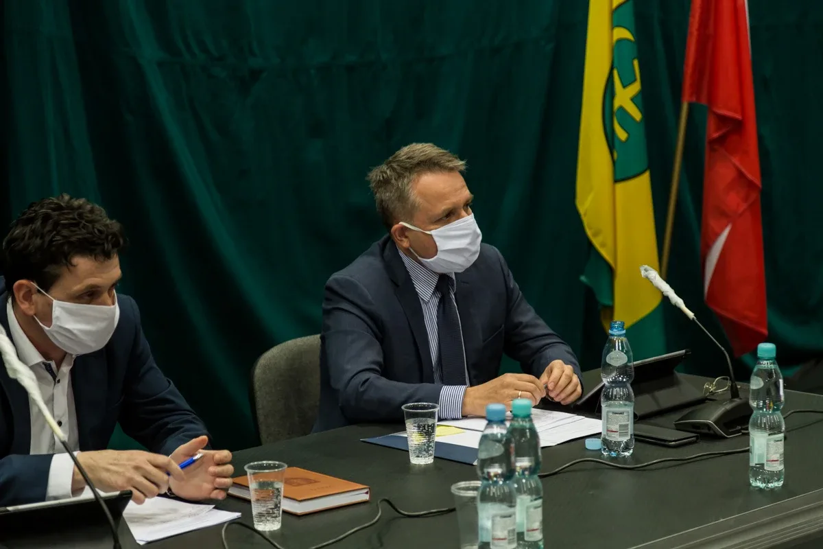 Mniejsze godziny pracy ostrowskich przedszkoli? Burzliwa sesja rady miasta (zdjęcia, wideo)