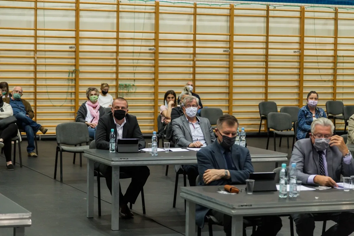 Mniejsze godziny pracy ostrowskich przedszkoli? Burzliwa sesja rady miasta (zdjęcia, wideo)