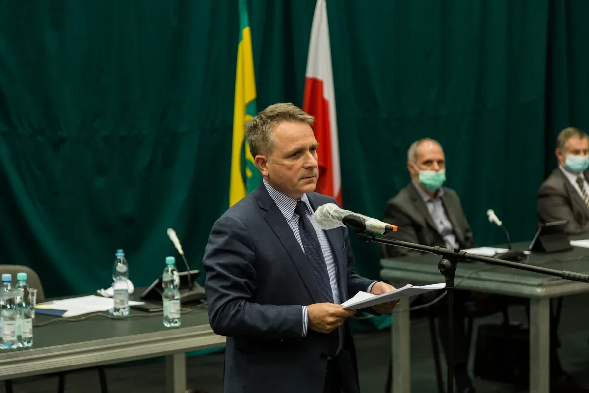 Mniejsze godziny pracy ostrowskich przedszkoli? Burzliwa sesja rady miasta (zdjęcia, wideo)