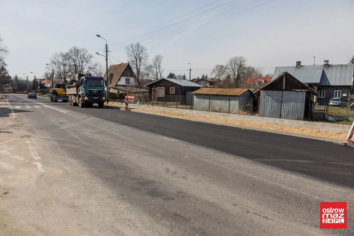 Nowy pas ruchu na ulicy Armii Krajowej (zdjęcia)