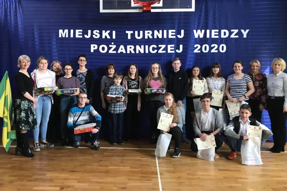 Młodzież rywalizowała w turnieju wiedzy pożarniczej (zdjęcia)
