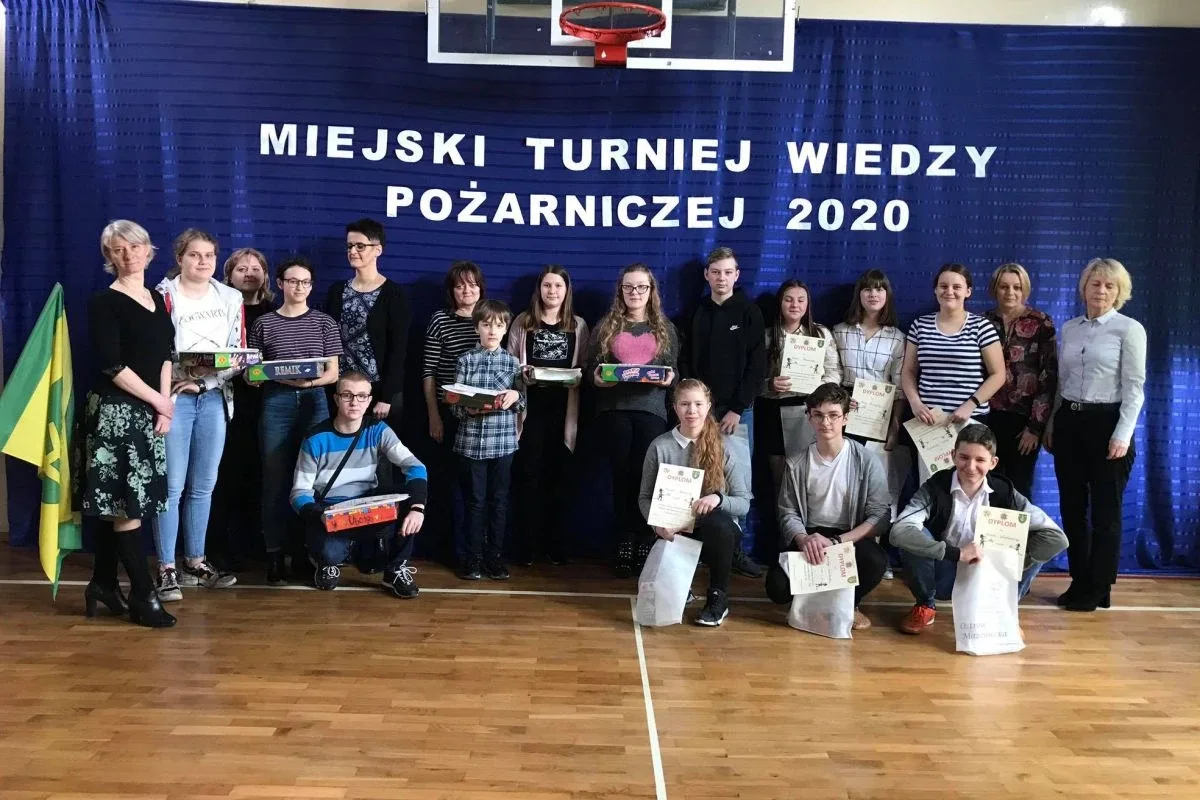 Młodzież rywalizowała w turnieju wiedzy pożarniczej (zdjęcia)