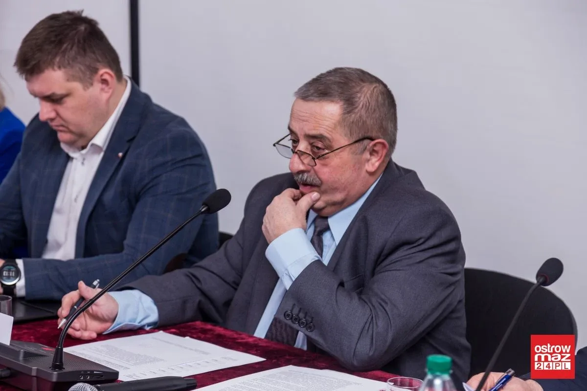 Marszałek Adam Struzik na sesji rady gminy Małkinia Górna (zdjęcia, wideo)