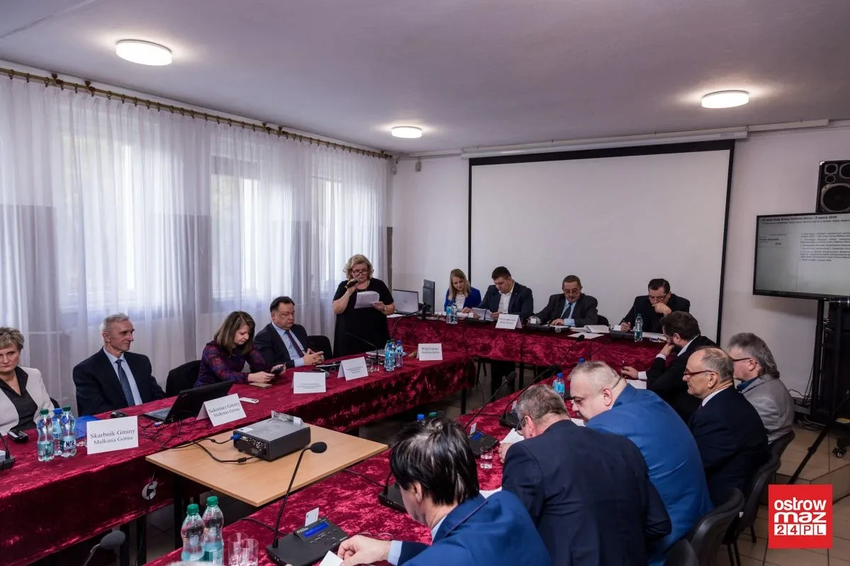 Marszałek Adam Struzik na sesji rady gminy Małkinia Górna (zdjęcia, wideo)