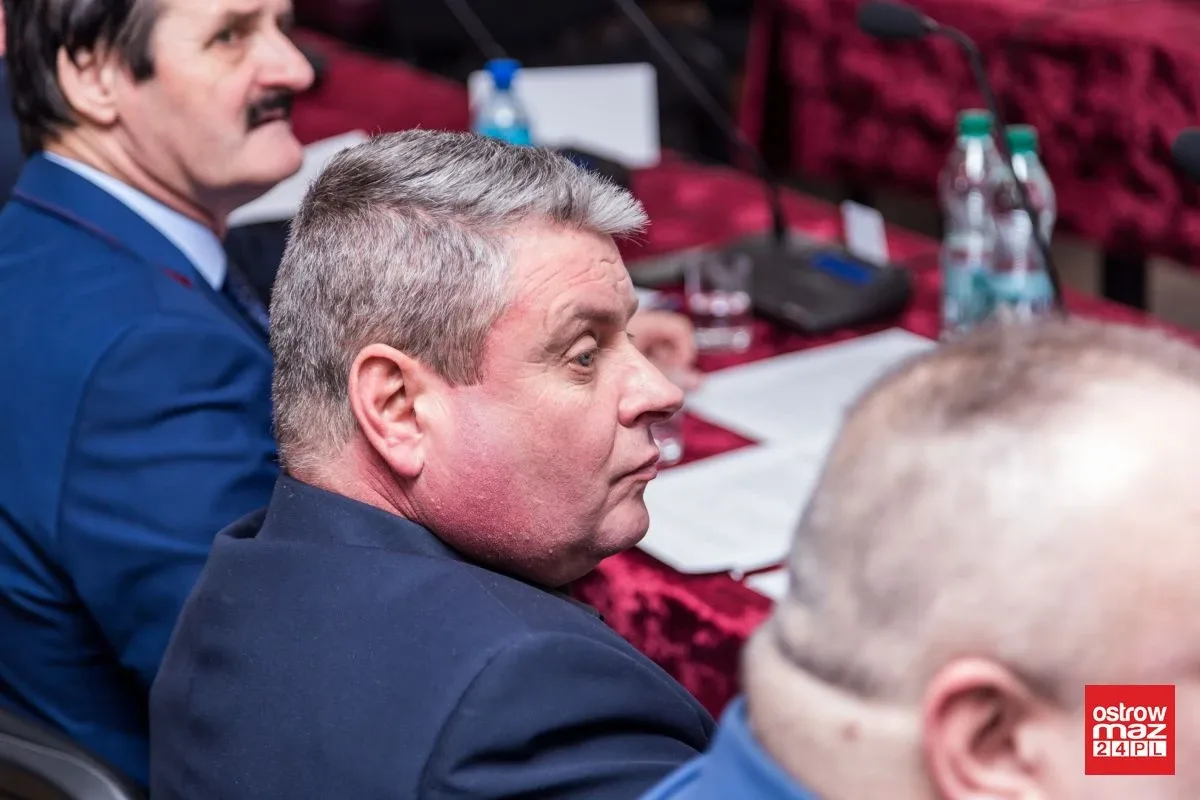 Marszałek Adam Struzik na sesji rady gminy Małkinia Górna (zdjęcia, wideo)
