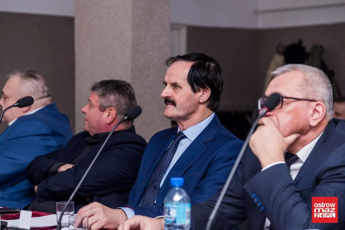 Marszałek Adam Struzik na sesji rady gminy Małkinia Górna (zdjęcia, wideo)