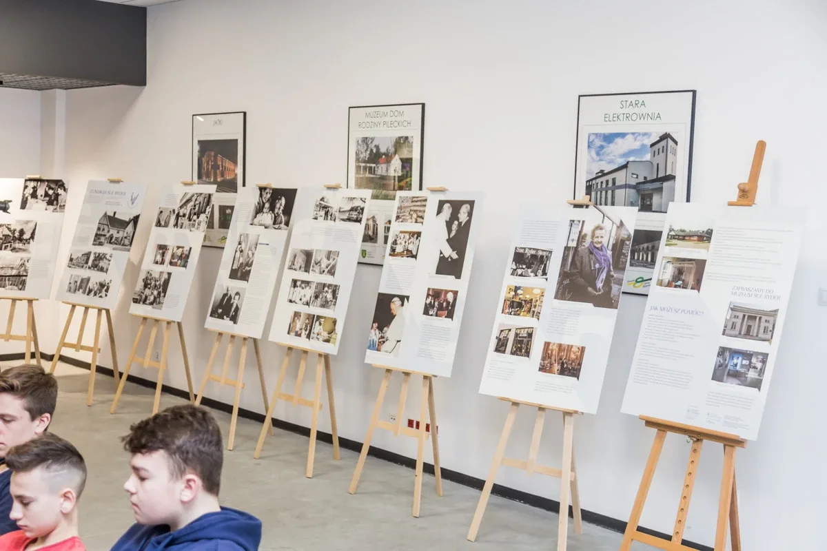 Sue Ryder - życie dla ludzi. Wystawa w ostrowskiej elektrowni (zdjęcia)