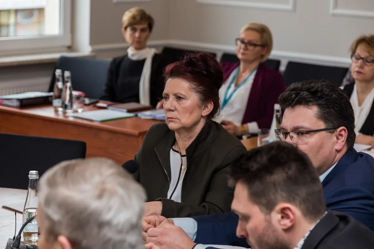 Dyrektor Bursy Szkolnej w Ostrowi Mazowieckiej stosowała mobbing wobec pracowników? Oficjalne skargi wpłynęły do Rady Powiatu
