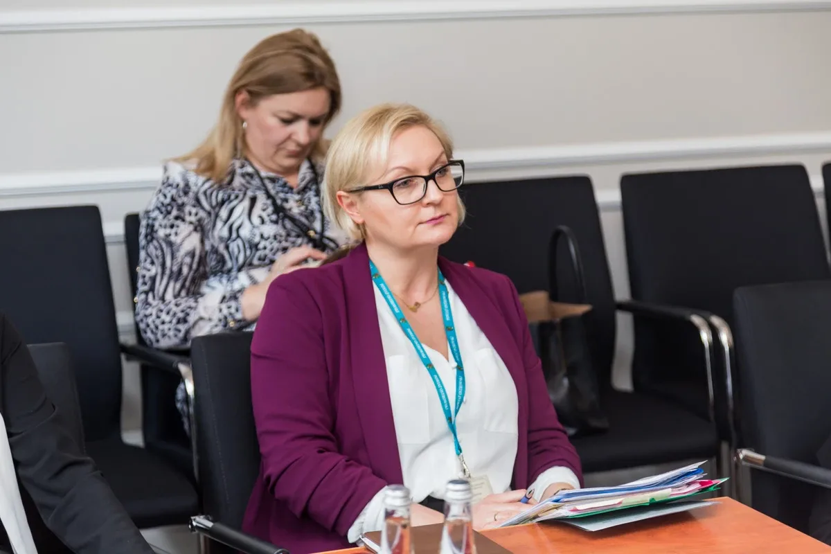 Dyrektor Bursy Szkolnej w Ostrowi Mazowieckiej stosowała mobbing wobec pracowników? Oficjalne skargi wpłynęły do Rady Powiatu