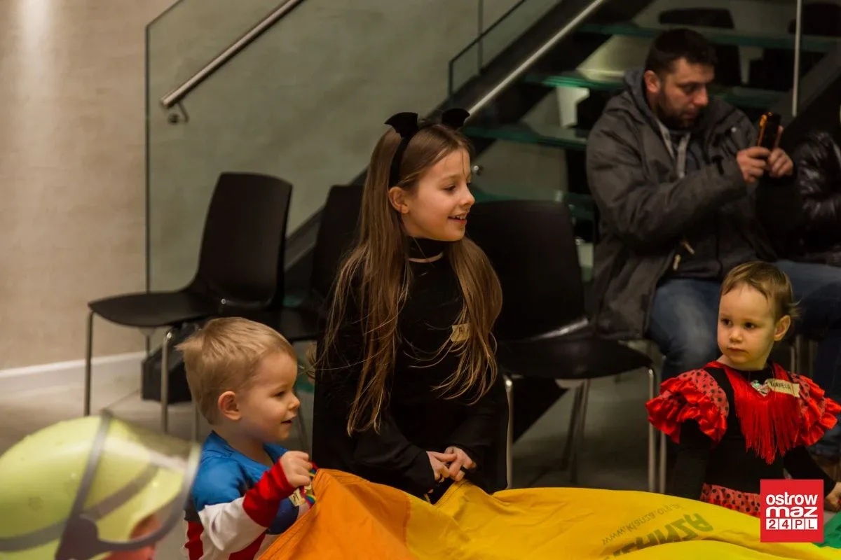 Bal karnawałowy dla dzieci z MDK (zdjęcia, wideo)