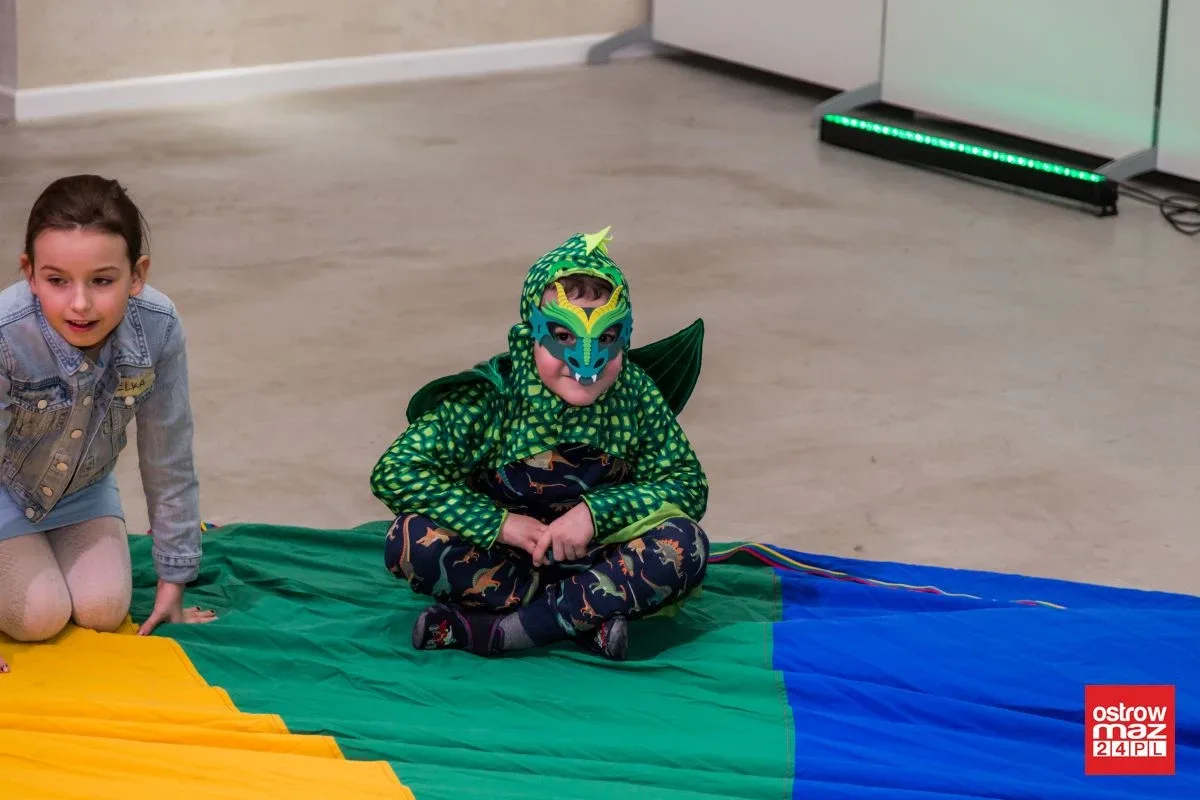 Bal karnawałowy dla dzieci z MDK (zdjęcia, wideo)