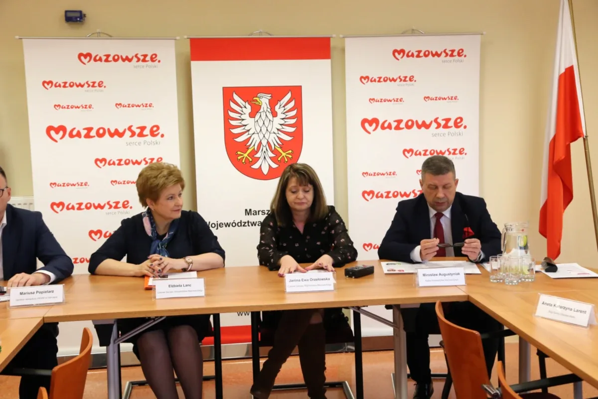 Samorząd Mazowsza uruchomił dziesięć programów wsparcia. Na ich realizację przeznaczy ponad 100 milionów złotych (zdjęcia)