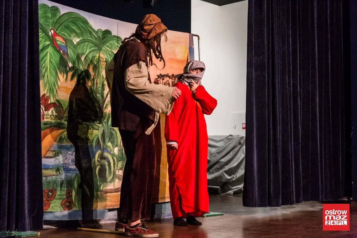 "Piraci i skarb pustyni". Teatrzyk w ostrowskim kinie (zdjęcia, wideo)