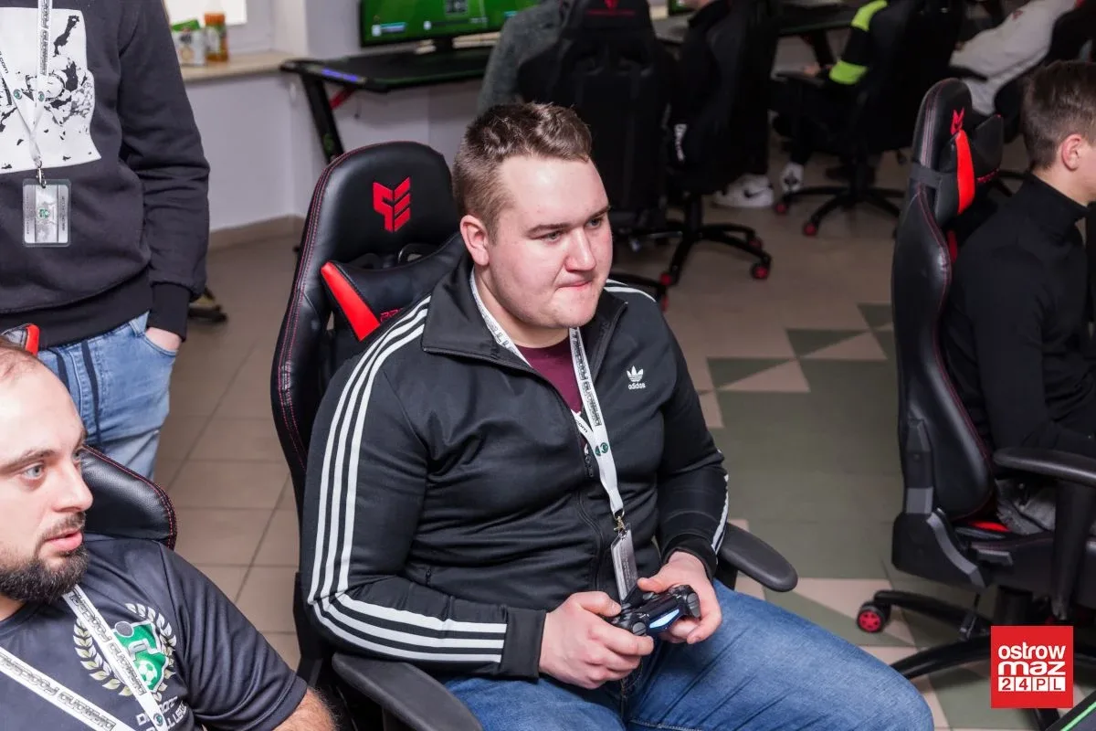 "Koksuzovi13" po raz kolejny niepokonany w turnieju Diamond Football League (zdjęcia)