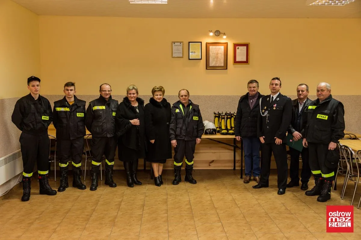 Strażacy z OSP Glina z nową odzieżą ochronną (zdjęcia)
