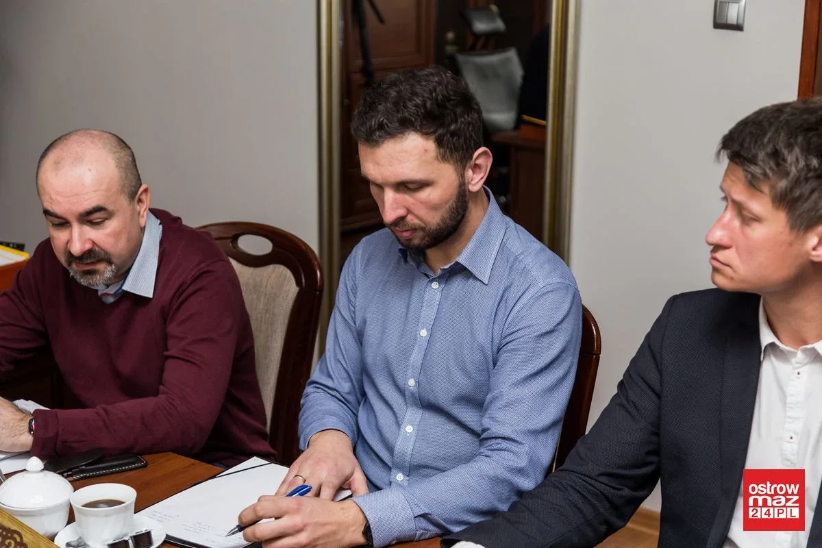 O linii kolejowej Warszawa-Czyżew w ostrowskim starostwie (zdjęcia)