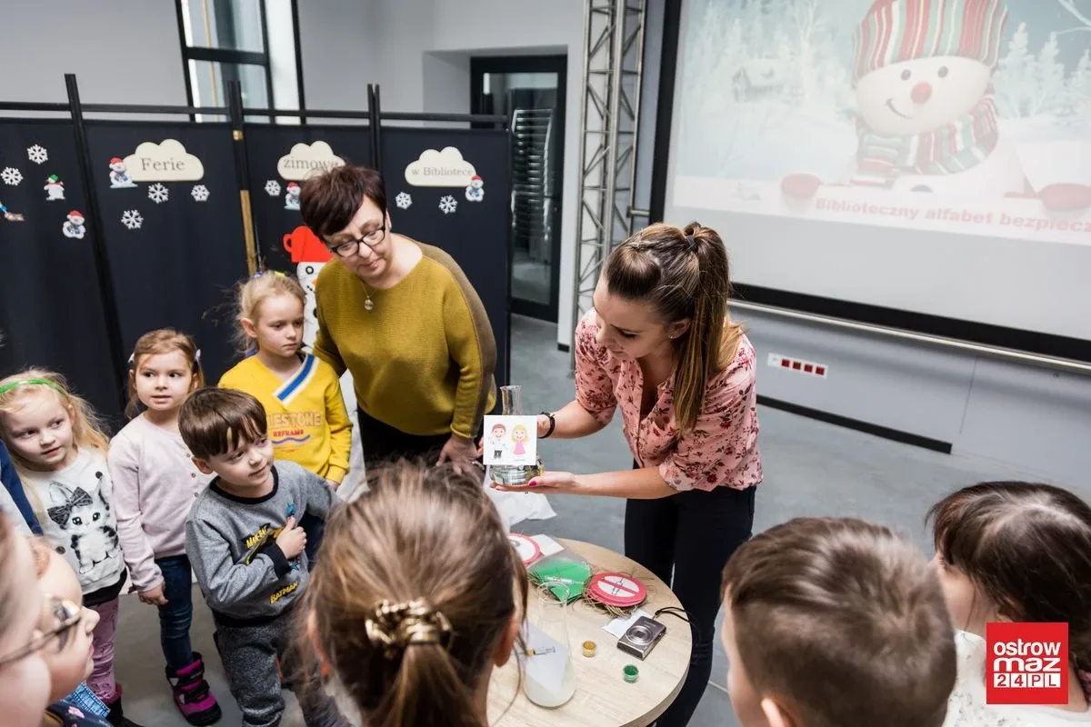 "Biblioteczny alfabet bezpieczeństwa". Zajęcia edukacyjne dla dzieci (zdjęcia)