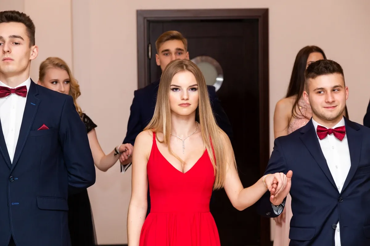 Studniówka uczniów ostrowskiego Kopernika (zdjęcia, wideo)
