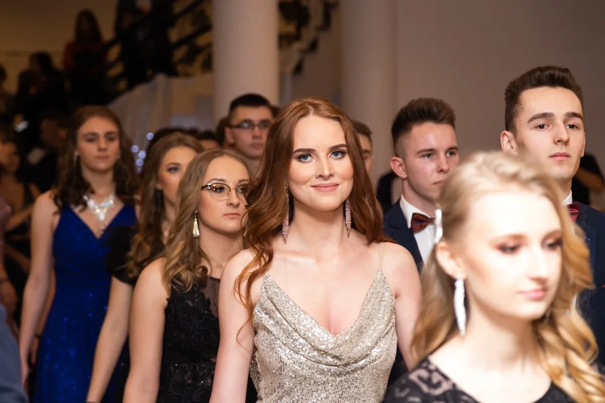 Studniówka uczniów ostrowskiego Kopernika (zdjęcia, wideo)
