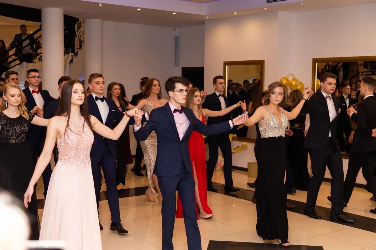 Studniówka uczniów ostrowskiego Kopernika (zdjęcia, wideo)