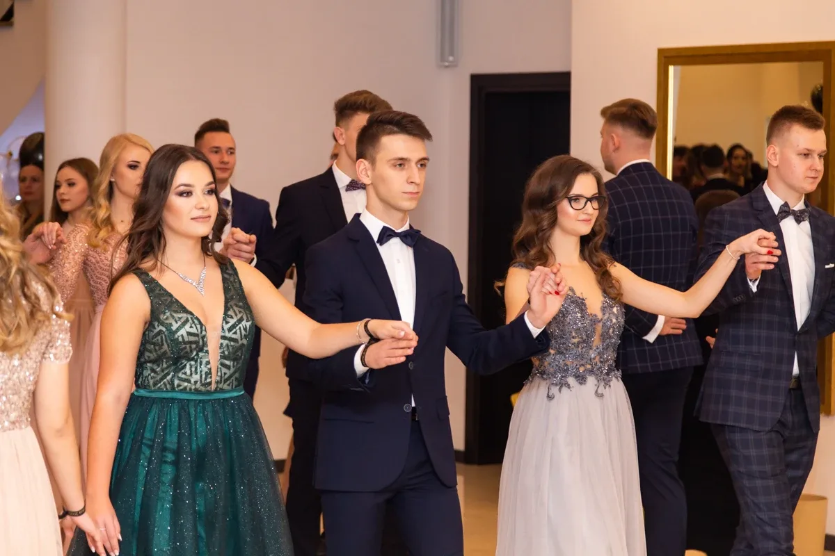 Studniówka uczniów ostrowskiego Kopernika (zdjęcia, wideo)