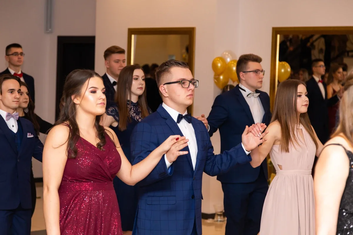 Studniówka uczniów ostrowskiego Kopernika (zdjęcia, wideo)