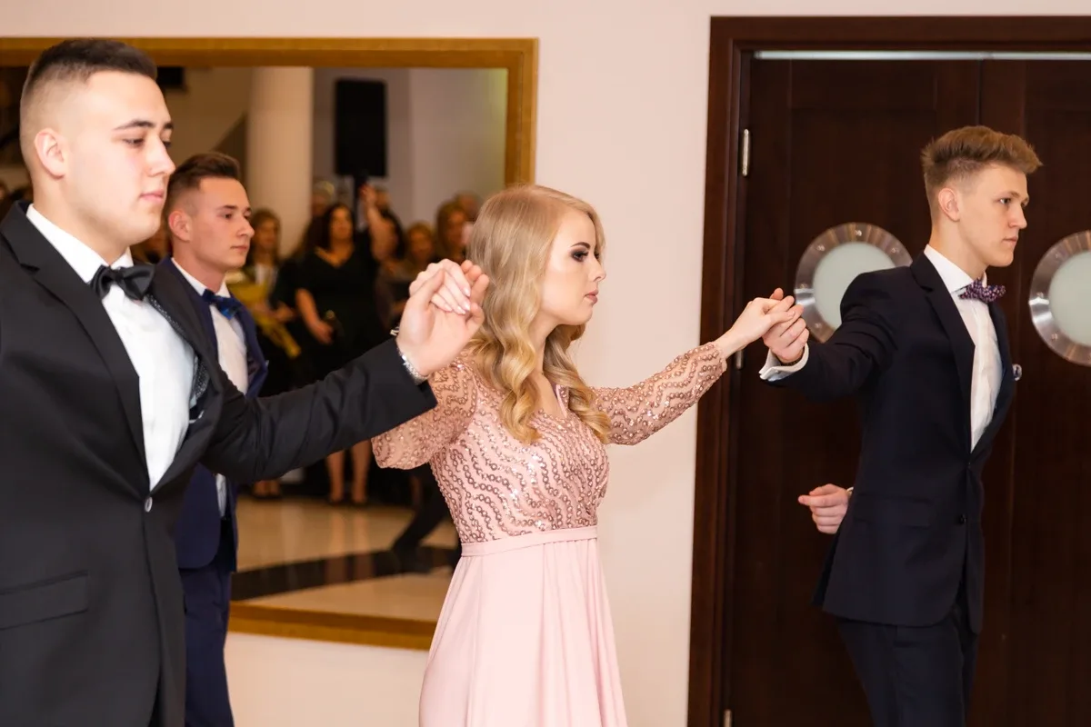 Studniówka uczniów ostrowskiego Kopernika (zdjęcia, wideo)