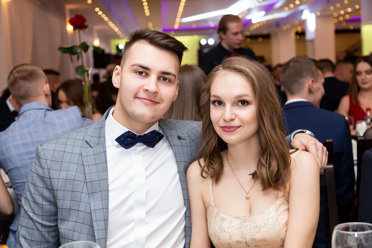 Studniówka uczniów ostrowskiego Kopernika (zdjęcia, wideo)
