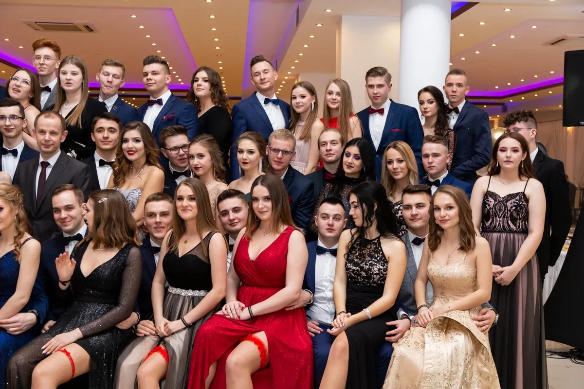 Studniówka uczniów ostrowskiego Kopernika (zdjęcia, wideo)
